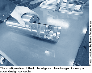 The configuration of the knife edge can be changed ot test pour spour design concepts.